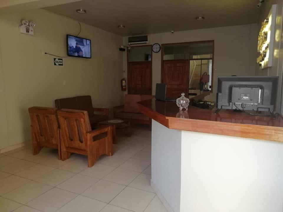 Отель Tarapoto Hostal *** Икитос Экстерьер фото